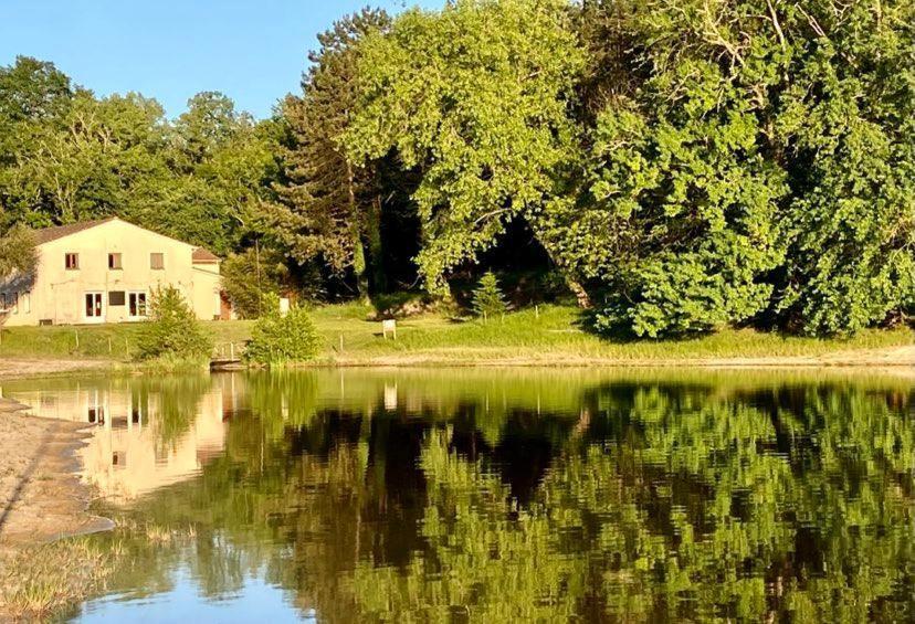 Etang Vallier Resort Brossac Exteriér fotografie